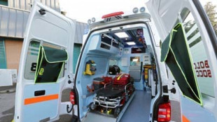 Operaio muore in provincia Lucca, sarebbe rimasto schiacciato da pressa