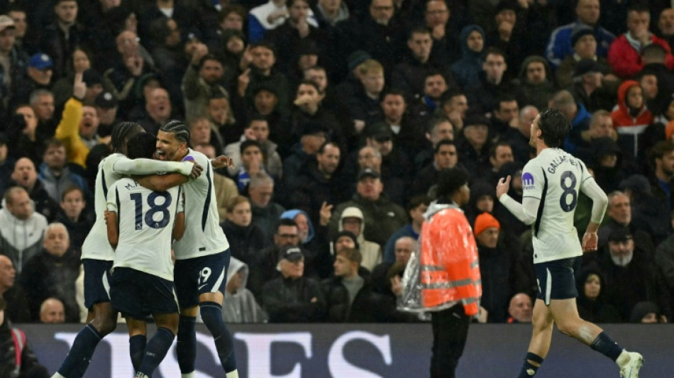 Spurs seal rare win at Chelsea as Palmer sees red