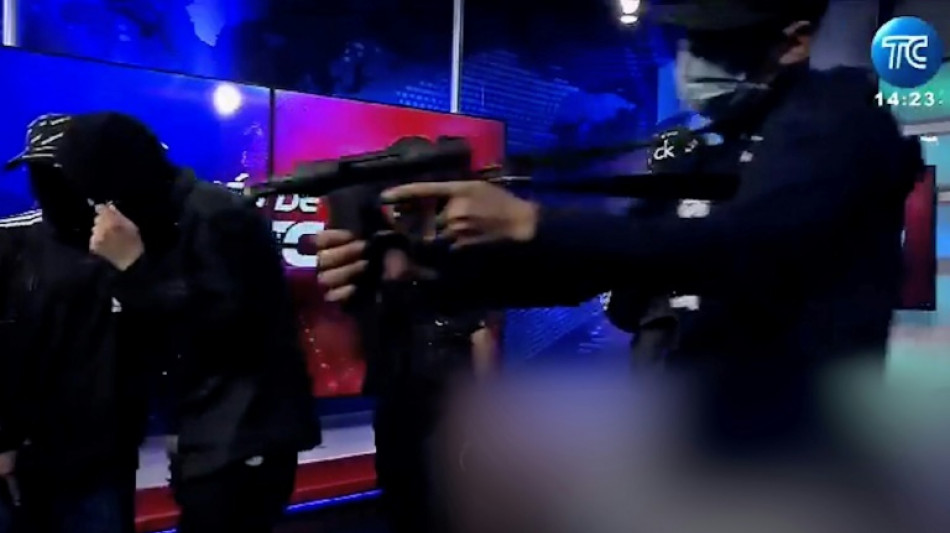 "El noticiero est&aacute; de vuelta": la TV de Ecuador se repone del ataque armado