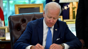 Biden unterzeichnet neues Gesetz f&uuml;r schnellere Waffenlieferungen an Ukraine
