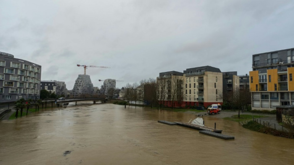 La d&eacute;pression Herminia joue les trouble-f&ecirc;te dans l'Ouest
