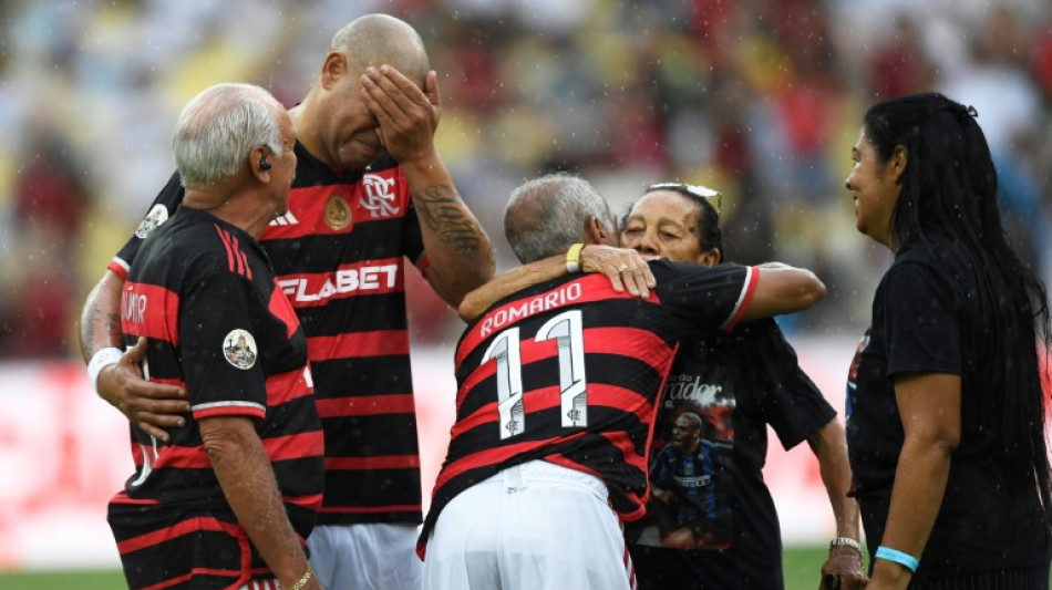 Foot: huit ans apr&egrave;s, "l'Empereur" d&eacute;chu Adriano fait ses adieux officiels, &agrave; Rio
