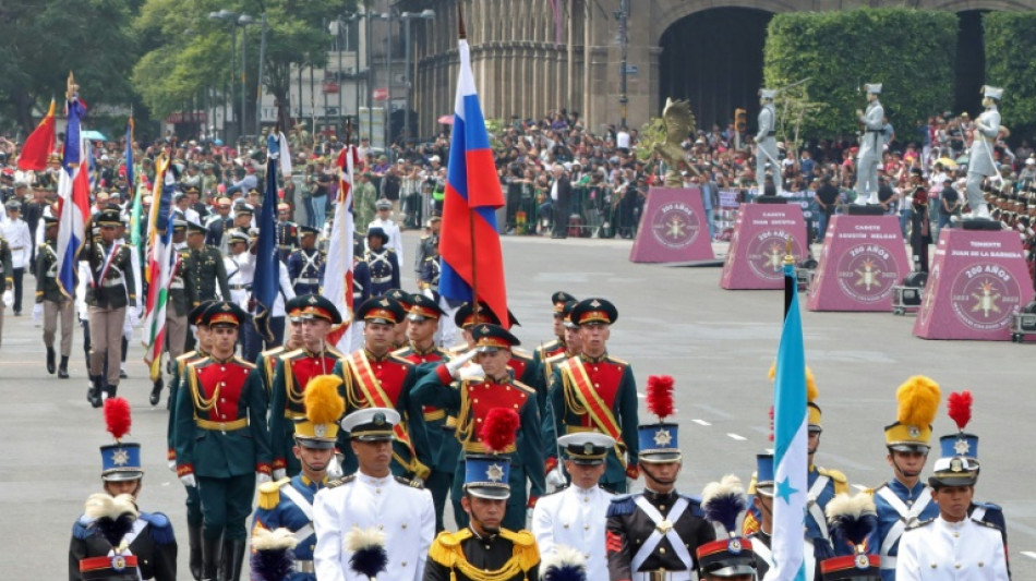 Presidente de M&eacute;xico justifica presencia de militares rusos en desfile de Independencia