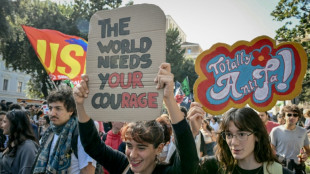 Milhares de estudantes e trabalhadores protestam na It&aacute;lia sob um forte esquema de seguran&ccedil;a