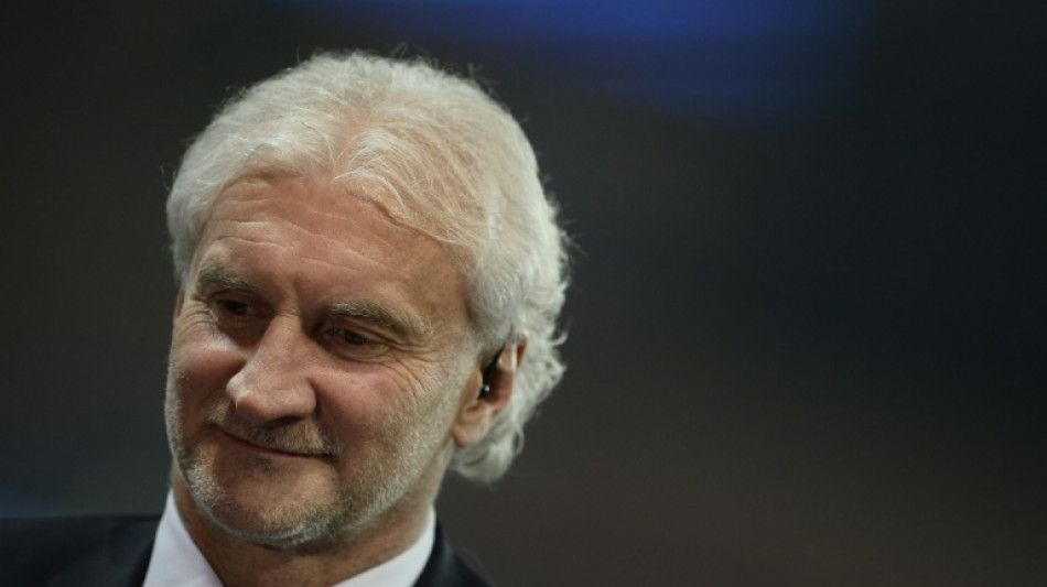 V&ouml;ller vai comandar Alemanha contra Fran&ccedil;a e descarta permanecer no cargo