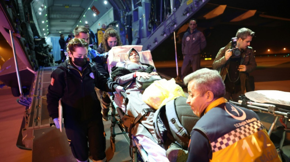 Arriv&eacute;e en Turquie de malades du cancer &eacute;vacu&eacute;s de Gaza