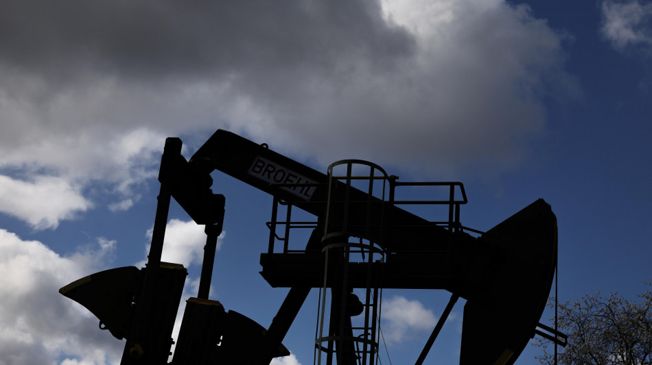 Petrolio in rialzo, Wti a 85,23 dollari al barile (+0,86%)