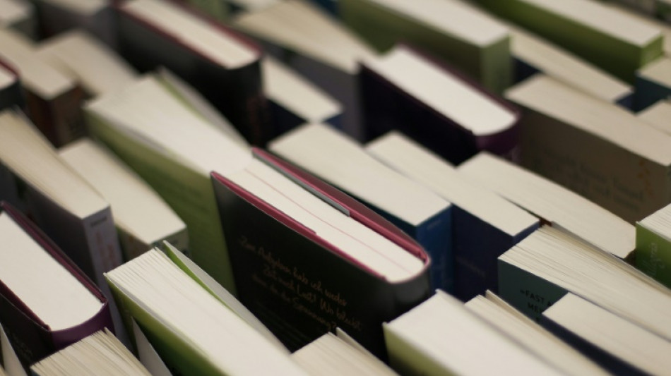 Kim de l'Horizon gewinnt mit "Blutbuch" Deutschen Buchpreis