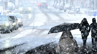 Frost und Eisregen: Wetterdienst warnt vor glatten Stra&szlig;en