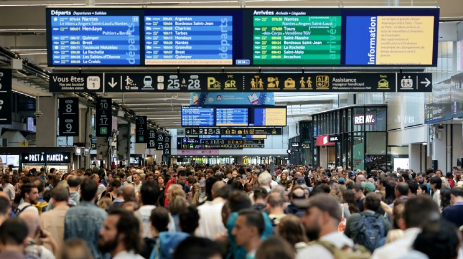 Sabotages sur le r&eacute;seau de trains SNCF pour le coup d'envoi des JO