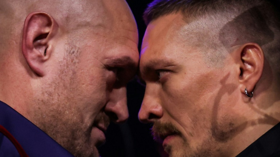 Boxe: Oleksandr Usyk, majest&eacute; des lourds et embl&egrave;me de l'Ukraine en guerre