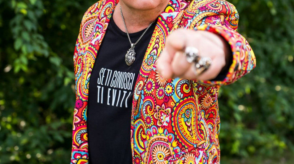 Johnson Righeira, fuori in radio e digitale il nuovo singolo