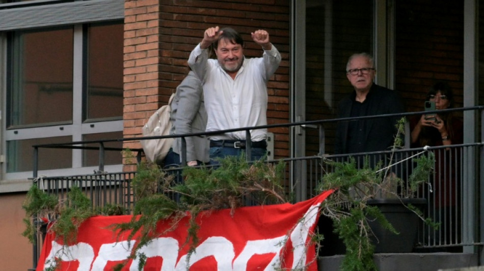 Detenido en Italia un excolaborador de Berlusconi por un atentado contra un periodista