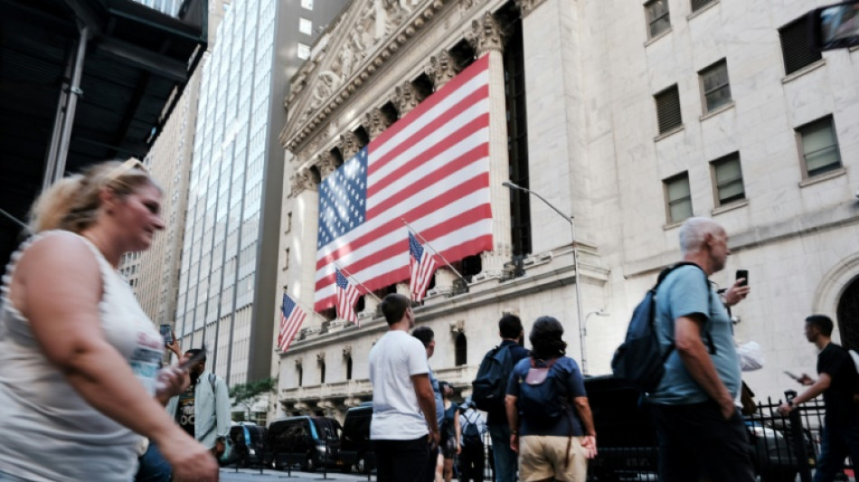 Wall Street cl&ocirc;ture en baisse, entra&icirc;n&eacute;e par les grosses capitalisations
