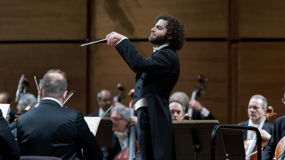 Dopo il premio Abbiati, Tjeknavorian fa tris sul podio a Milano