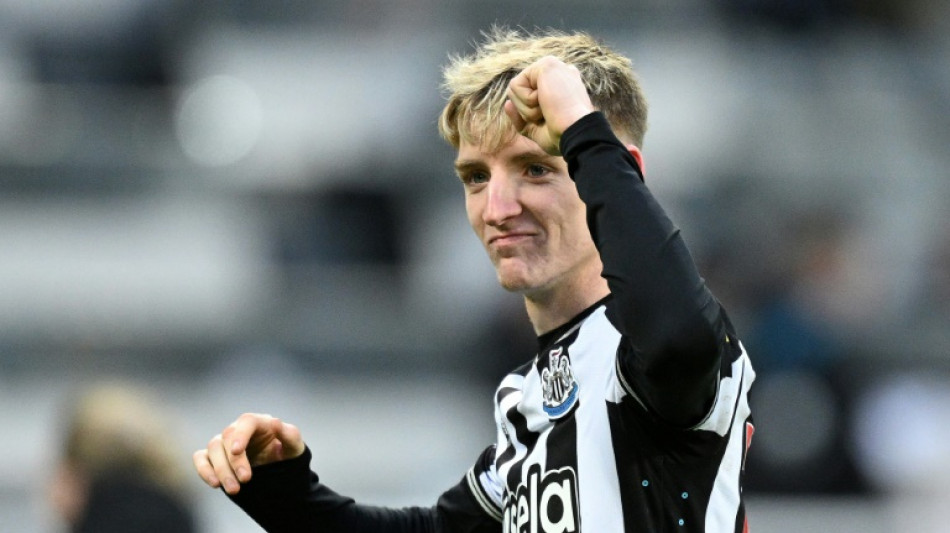 Inglaterra convoca Anthony Gordon pela 1&ordf; vez e deixa Kalvin Phillips de fora