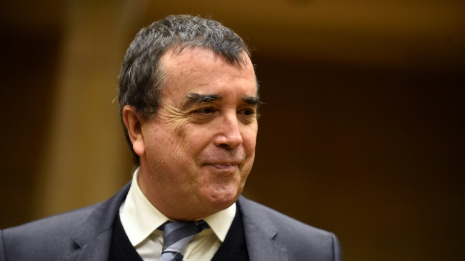 Le groupe Lagard&egrave;re sans PDG apr&egrave;s la mise en examen d'Arnaud Lagard&egrave;re