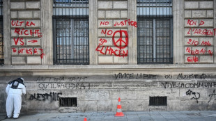 Paris registra novos confrontos e saques ap&oacute;s dia de protestos