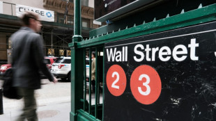 Wall Street en l&eacute;g&egrave;re hausse, en attendant la Fed