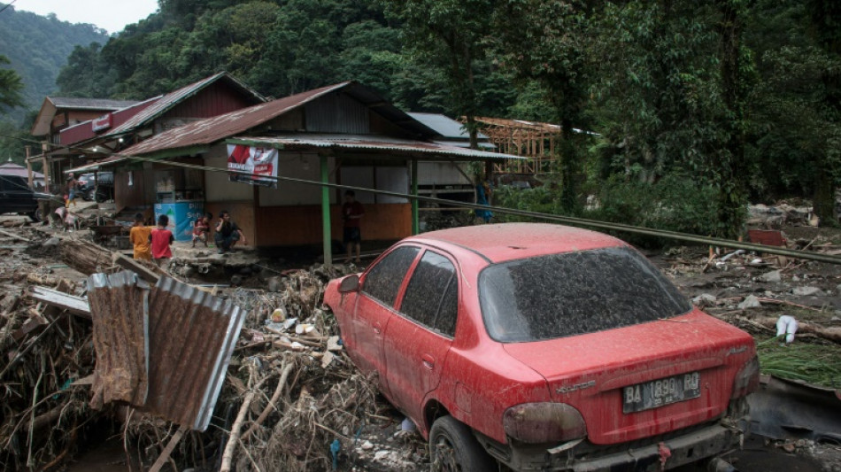 Zahl der Toten durch &Uuml;berschwemmungen und Ger&ouml;lllawinen in Indonesien steigt weiter