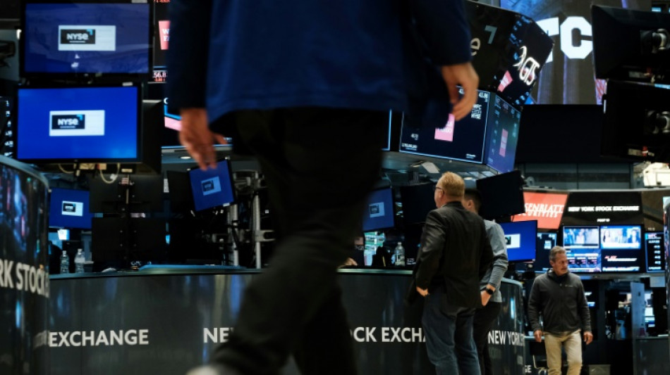 Wall Street en ordre dispers&eacute;, consolide apr&egrave;s un bon d&eacute;but d'ann&eacute;e