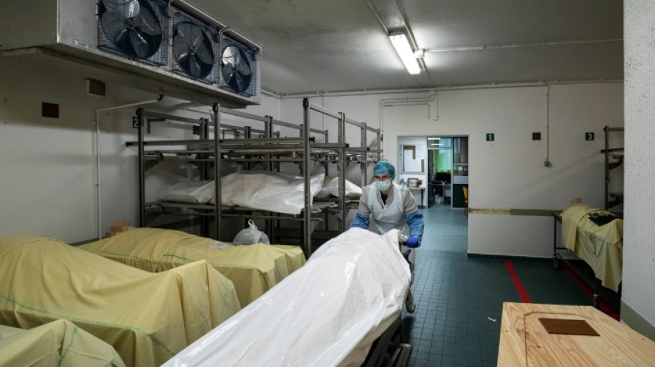 Covid-19: le nombre de morts en Europe dépasse les deux millions