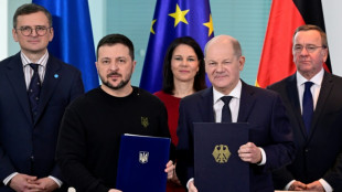 Deutschland und die Ukraine schlie&szlig;en "historische" Sicherheitsvereinbarung