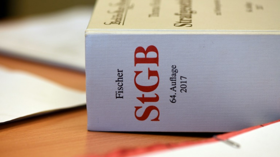 Demente Ehefrau aus &Uuml;berforderung erw&uuml;rgt: Bew&auml;hrungsstrafe f&uuml;r 83-J&auml;hrigen in Hessen