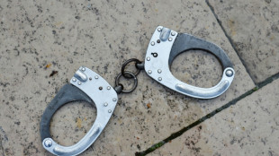 Polizei in Sachsen befreit Liebesp&auml;rchen von Handschellen