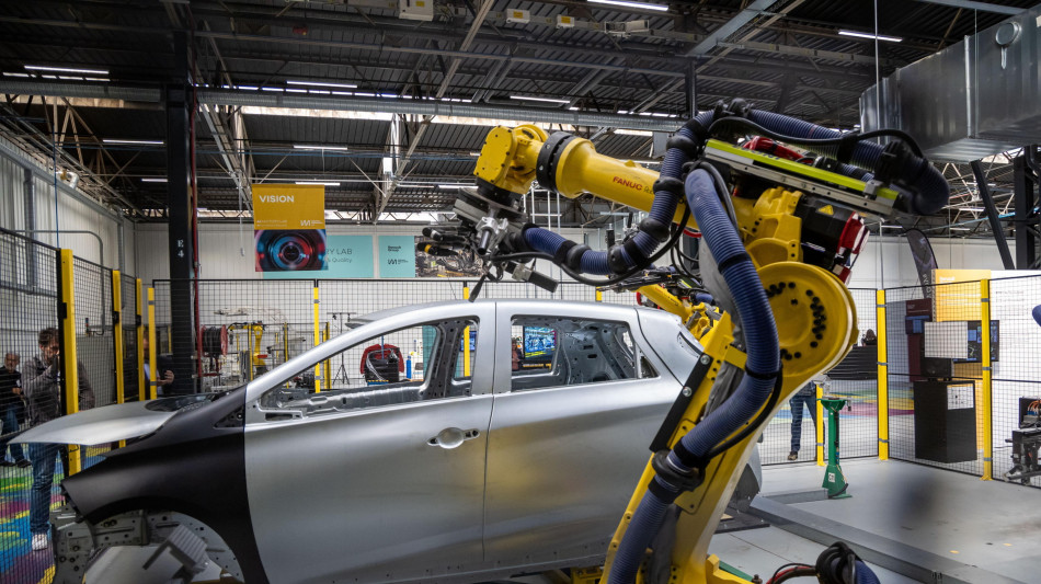 Urso, 'sull'auto &egrave; necessario uno shock di riforme in Ue'