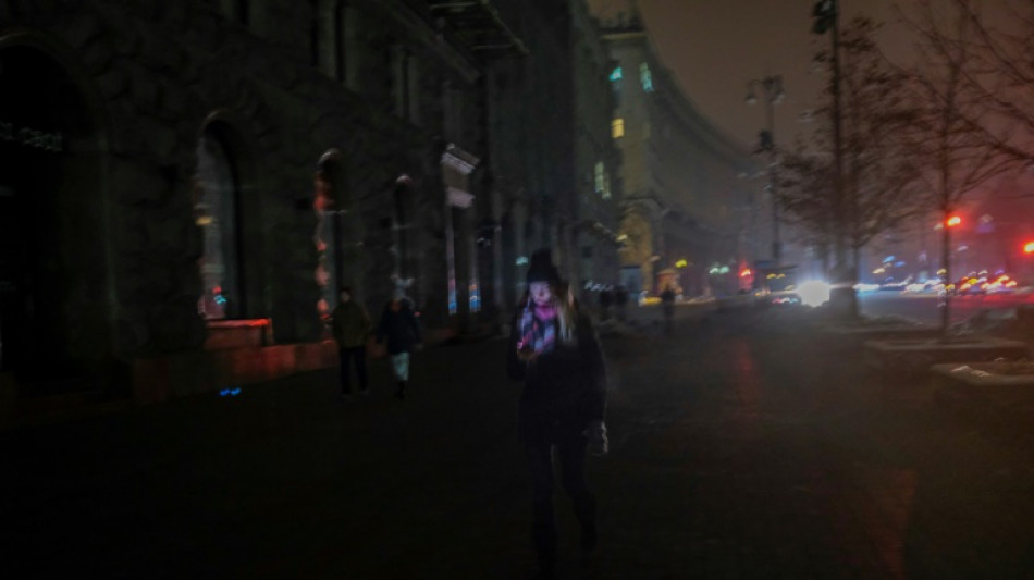 Des millions d'Ukrainiens toujours plong&eacute;s dans le noir et le froid 