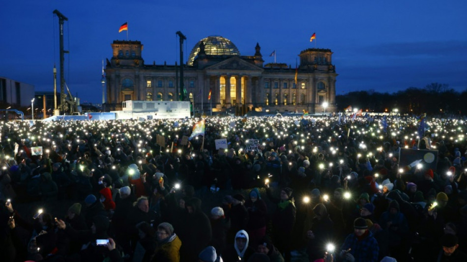 Umfrage: AfD verliert an Zuspruch - Gro&szlig;e Aufmerksamkeit f&uuml;r Demos gegen rechts