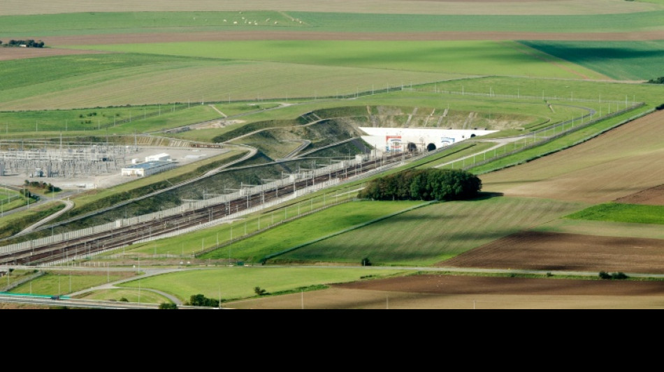 Un accidente en la entrada francesa del t&uacute;nel del Canal de la Mancha deja 19 heridos