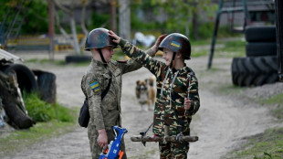 "Jouer &agrave; la guerre", les petits Ukrainiens confront&eacute;s &agrave; une enfance militaris&eacute;e