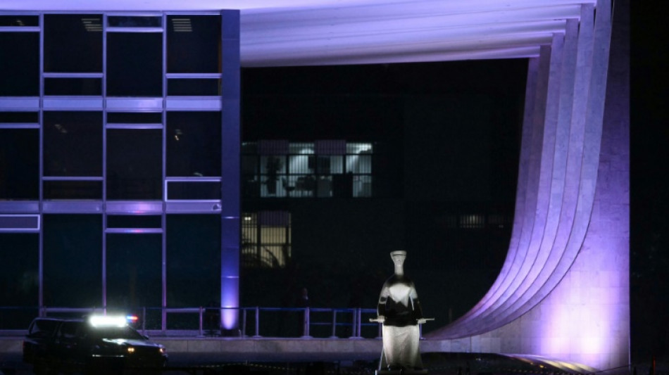 Hombre con explosivos muere en ataque fallido contra la corte suprema de Brasil