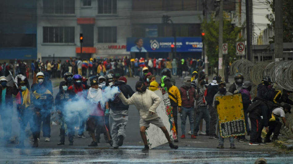 Equateur: onzi&egrave;me jour de manifestations, le gouvernement l&acirc;che un peu de lest