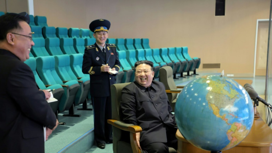 Kim Jong Un revisa im&aacute;genes de sat&eacute;lite de "regiones objetivo" en Corea del Sur