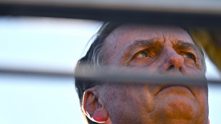 Brasilie, giudice ordina di interrogare Bolsonaro e il figlio