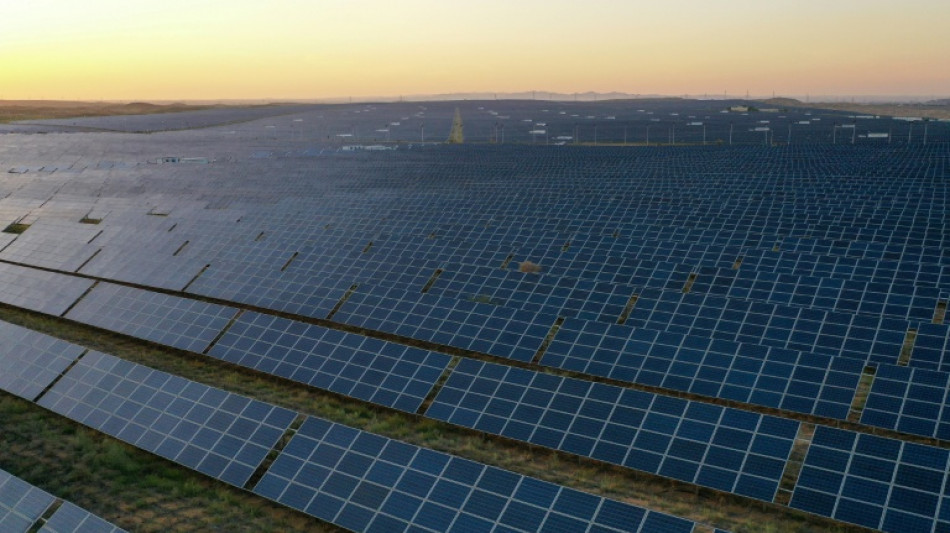 O paradoxo energético da China: carvão em alta e recorde nas energias renováveis