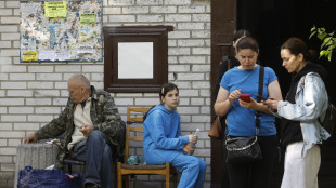 Kiev, 17 finora le vittime dei raid russi, si scava tra le macerie